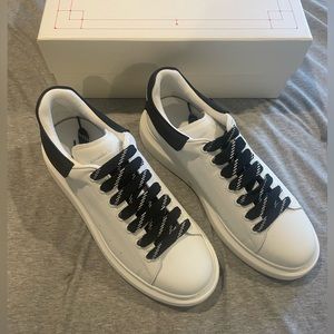 Alexander McQueen platform sneaker
